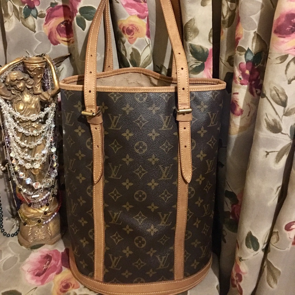 ♥️ Louis Vuitton Large Bucket